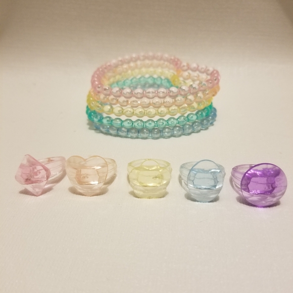 Vintage Other - EUC vtg set of 5 rings & heart bracelets